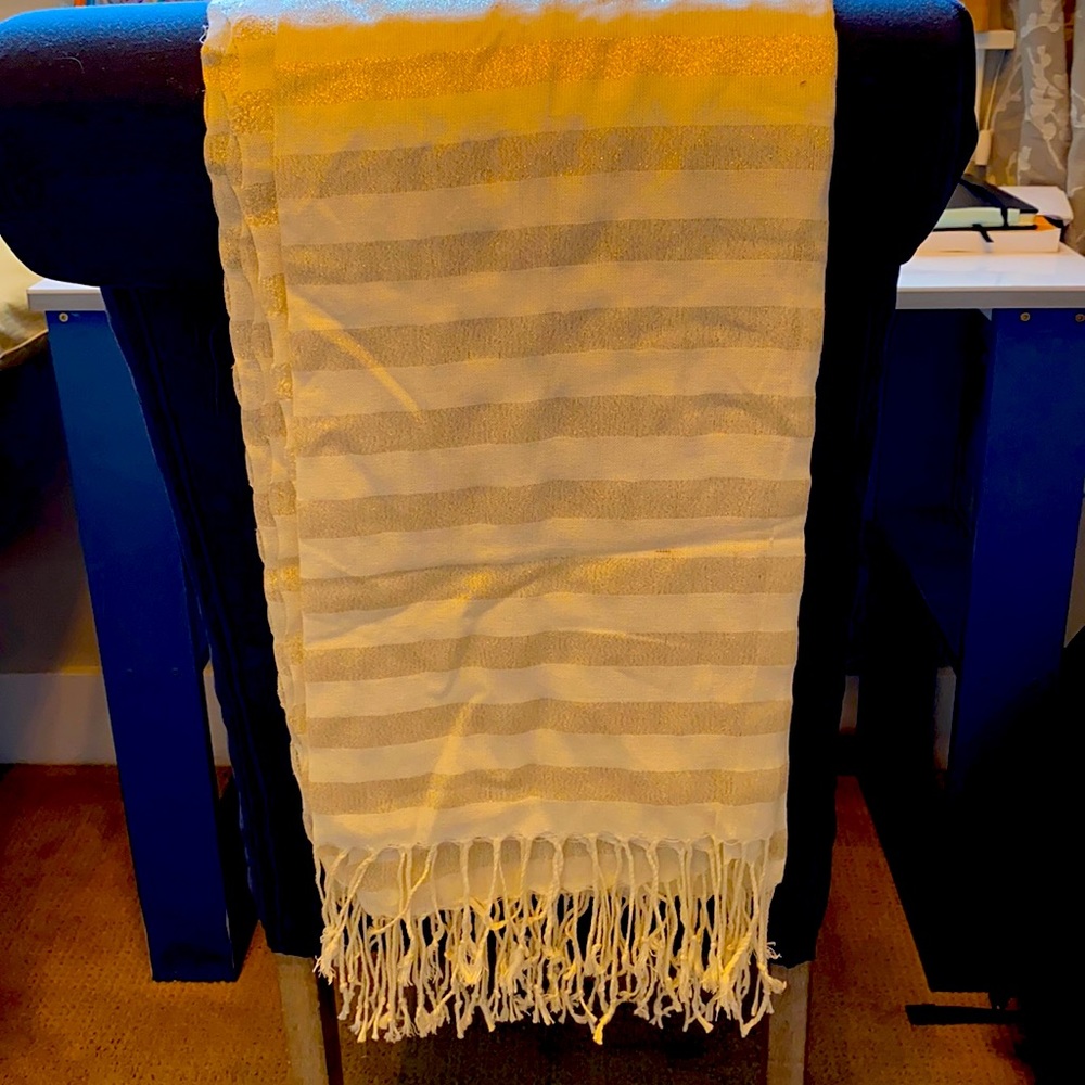 Women’s scarf